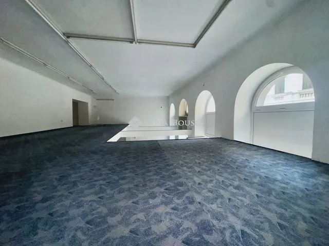 Eladó kereskedelmi és ipari ingatlan Budapest VI. kerület, Nagykörúton belüli terület 134 nm