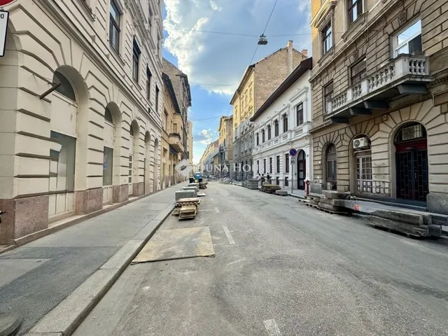 Eladó kereskedelmi és ipari ingatlan Budapest VI. kerület, Nagykörúton belüli terület 134 nm