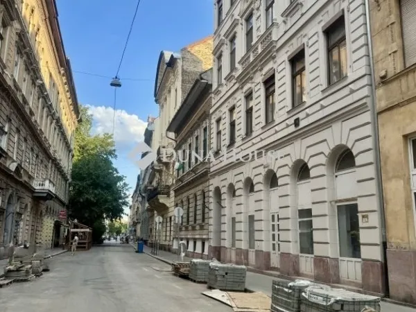 Eladó kereskedelmi és ipari ingatlan Budapest VI. kerület, Nagykörúton belüli terület 134 nm