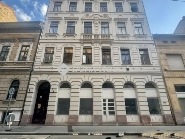 Eladó kereskedelmi és ipari ingatlan Budapest VI. kerület, Nagykörúton belüli terület 134 nm