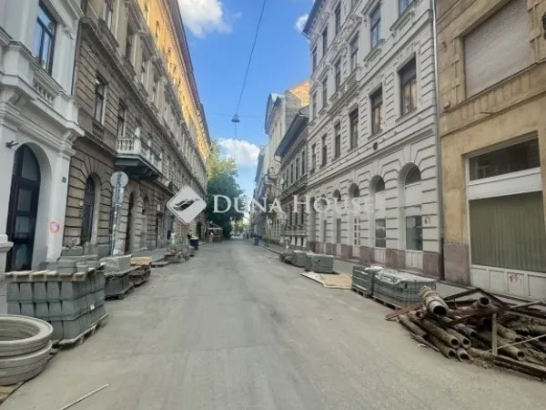 Eladó kereskedelmi és ipari ingatlan Budapest VI. kerület, Nagykörúton belüli terület 134 nm