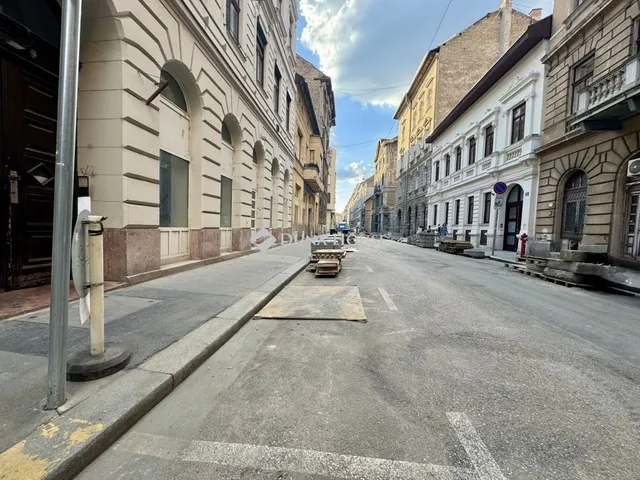 Eladó kereskedelmi és ipari ingatlan Budapest VI. kerület, Nagykörúton belüli terület 134 nm