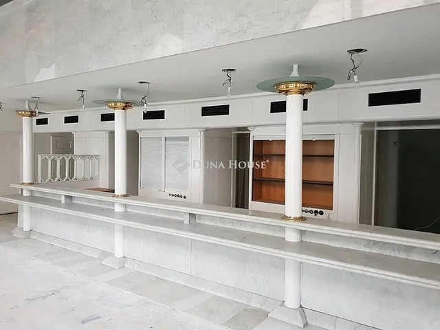 Eladó kereskedelmi és ipari ingatlan Budapest V. kerület, Bank negyed 763 nm