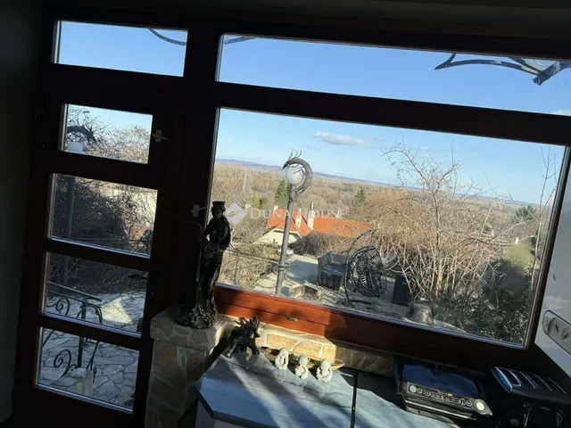 Eladó ház Leányfalu 97 nm