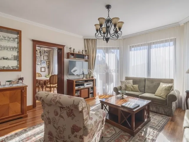 Eladó ház Budapest II. kerület 370 nm