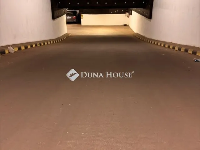Eladó garázs Budapest XIII. kerület 12 nm