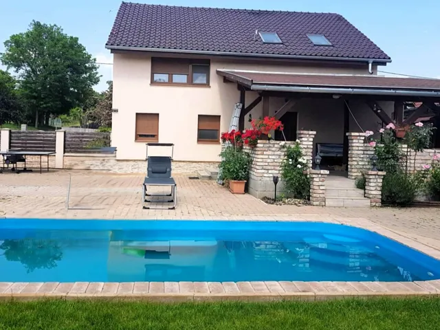 Eladó ház Szada 180 nm