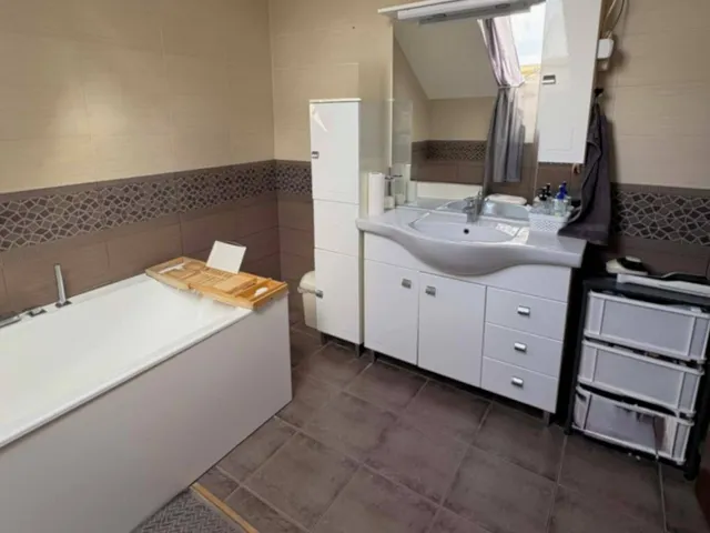 Eladó ház Szada 180 nm