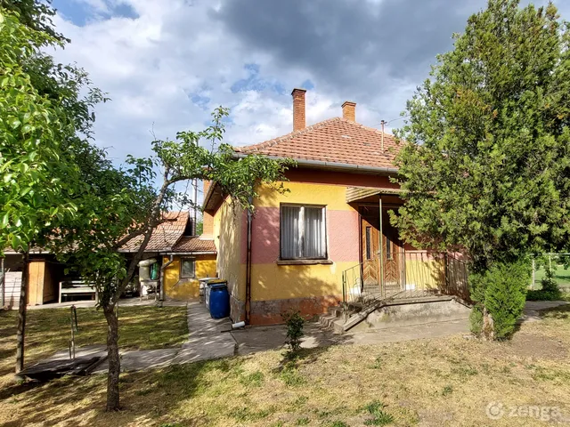 Eladó ház Tiszavárkony 68 nm