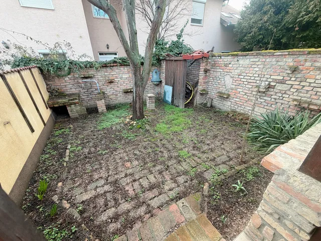 Eladó lakás Százhalombatta, Mattakert, Almafa utca 76 nm