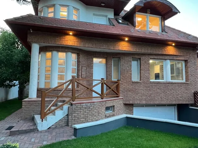 Eladó ház Budapest III. kerület, Csillaghegy 252 nm