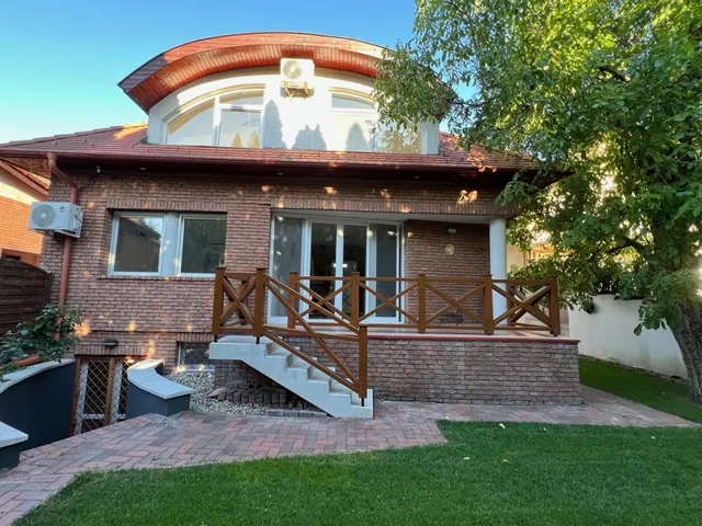 Eladó ház Budapest III. kerület, Csillaghegy 252 nm