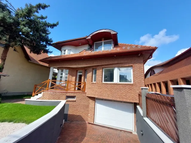 Eladó ház Budapest III. kerület, Csillaghegy 252 nm