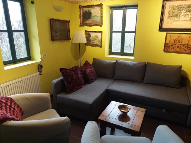 Eladó ház Budapest III. kerület, Aranyhegy 263 nm