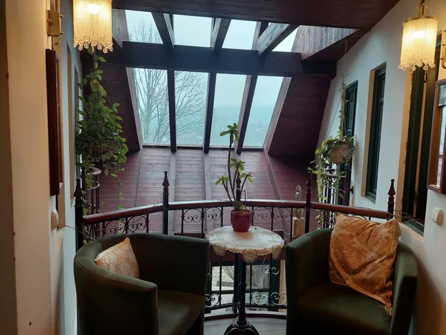 Eladó ház Budapest III. kerület, Aranyhegy 263 nm