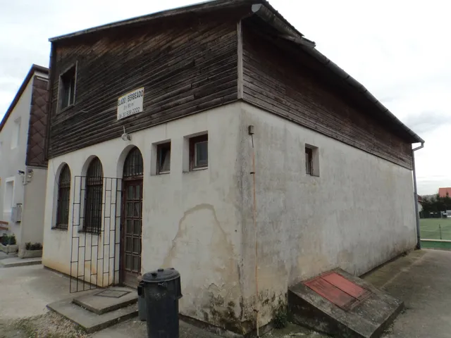 Eladó kereskedelmi és ipari ingatlan Hévíz 240 nm