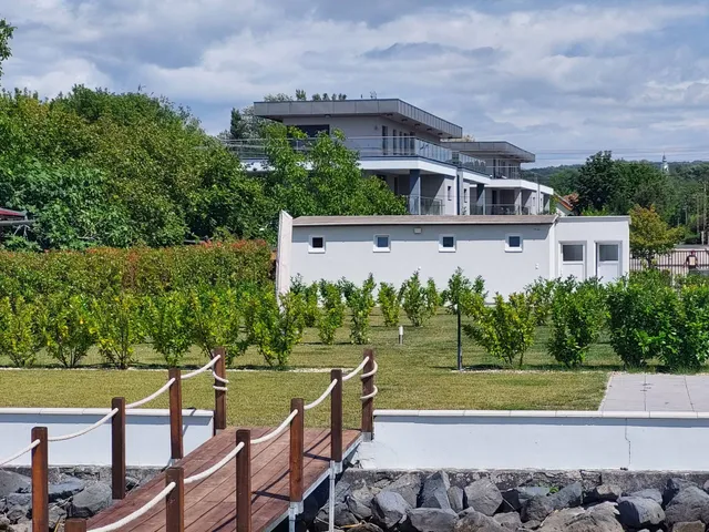 Eladó lakás Szántód 175 nm