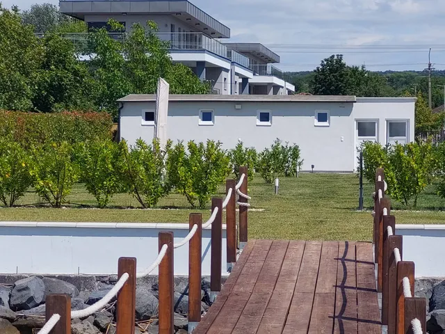 Eladó lakás Szántód 175 nm