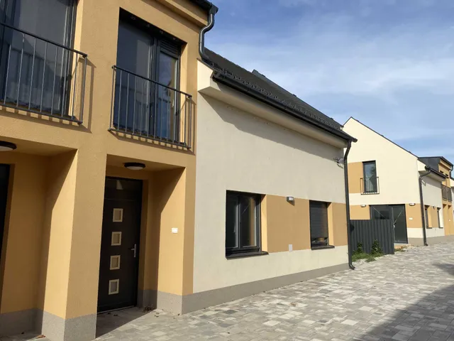 Eladó lakás Balatonszárszó 104 nm