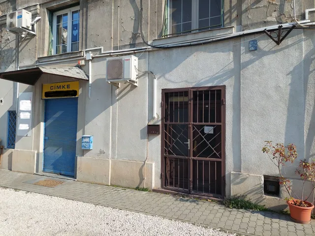Eladó kereskedelmi és ipari ingatlan Budapest XIV. kerület 29 nm