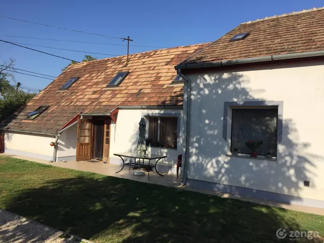 Eladó ház Tárnok 180 nm