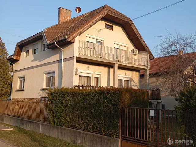 Eladó ház Budapest XVII. kerület, Rákoscsaba-Újtelep 166 nm