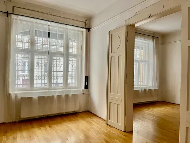 Eladó lakás Budapest VI. kerület, Nagykörúton belüli terület 72 nm