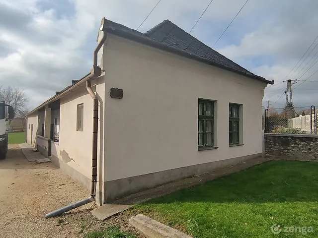 Eladó ház Csetény 111 nm