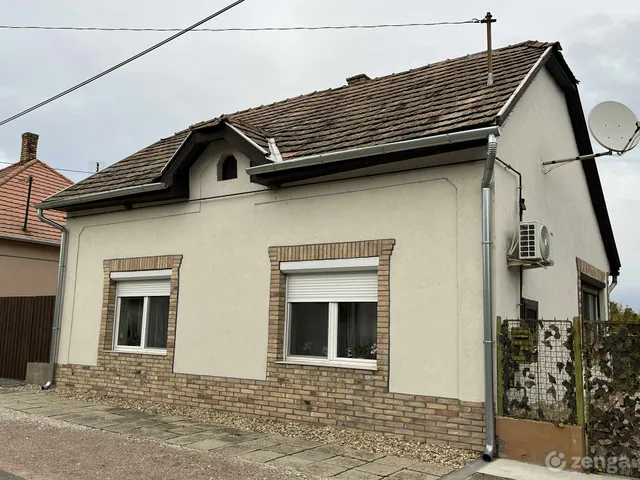 Eladó ház Tengelic-Szölöhegy 75 nm