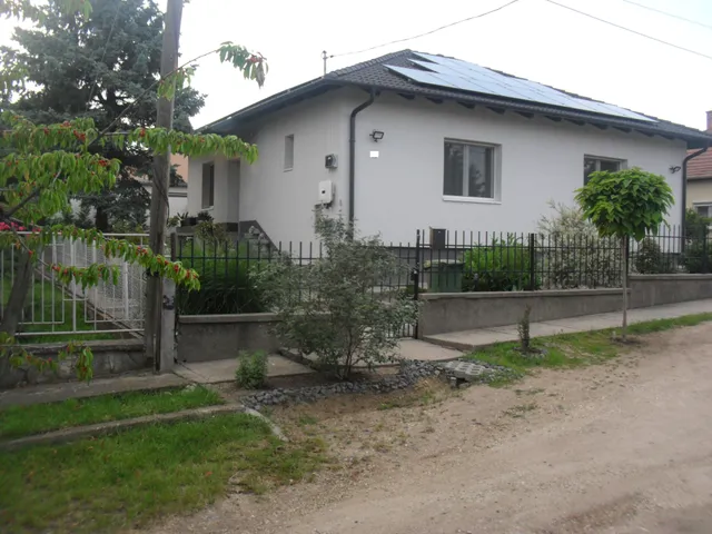 Eladó ház Érd, Vincellér 135 nm