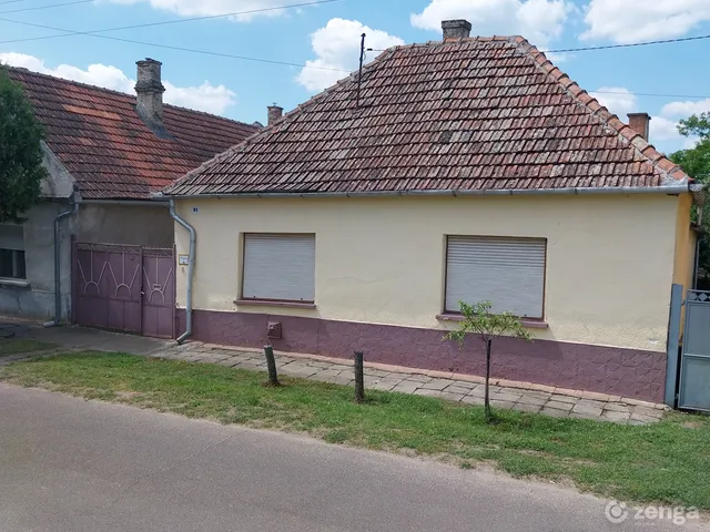 Eladó ház Császártöltés 90 nm