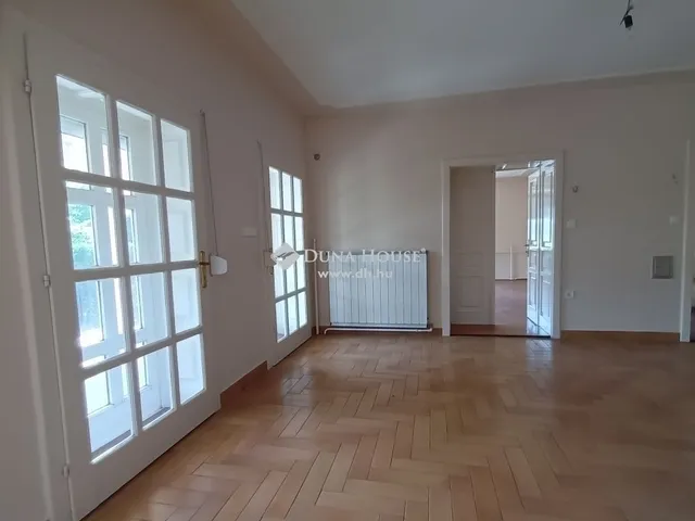 Eladó ház Kecskemét 260 nm