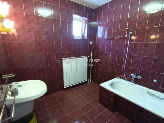 Eladó ház Kecskemét 260 nm