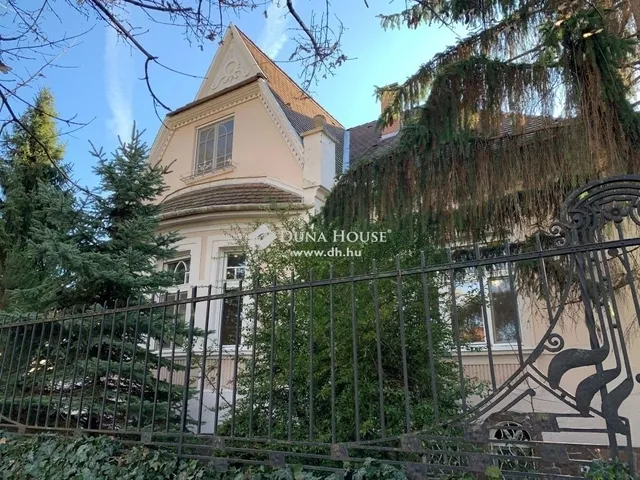 Eladó ház Kecskemét, Villanegyed 337 nm