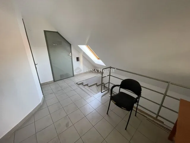 Kiadó kereskedelmi és ipari ingatlan Kecskemét, Belváros 260 nm