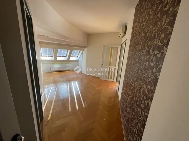 Kiadó kereskedelmi és ipari ingatlan Kecskemét, Belváros 260 nm