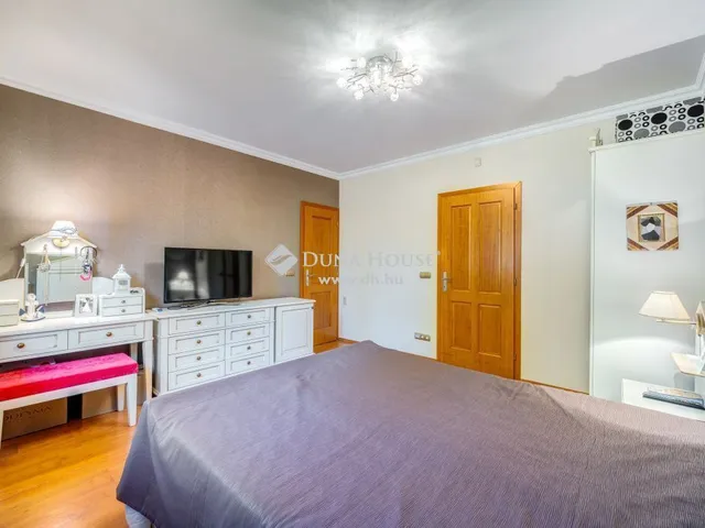 Eladó ház Kecskemét, Petőfiváros 203 nm