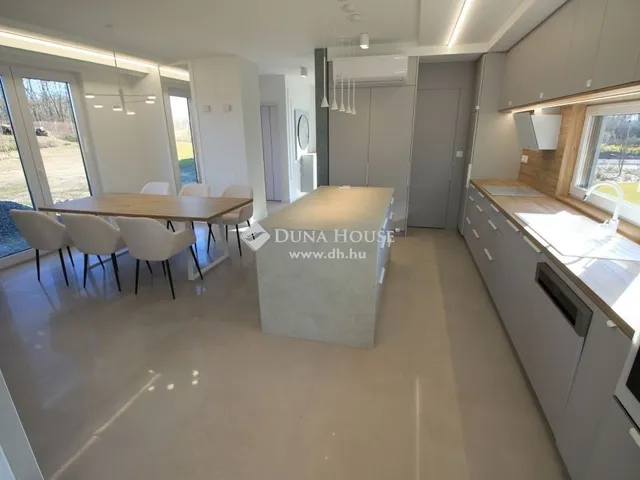 Kiadó ház Kecskemét 137 nm