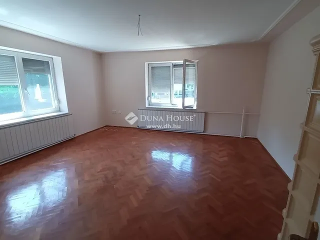 Eladó ház Kecskemét 260 nm
