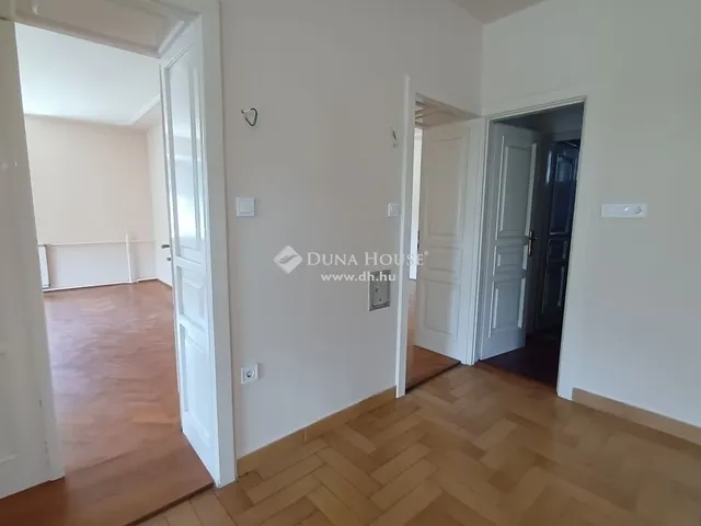 Eladó ház Kecskemét 260 nm