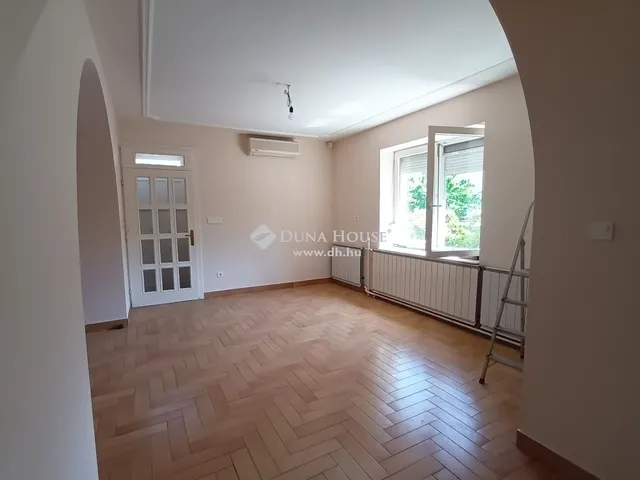 Eladó ház Kecskemét 260 nm