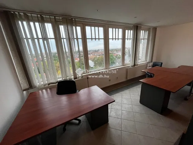 Kiadó kereskedelmi és ipari ingatlan Kecskemét 128 nm
