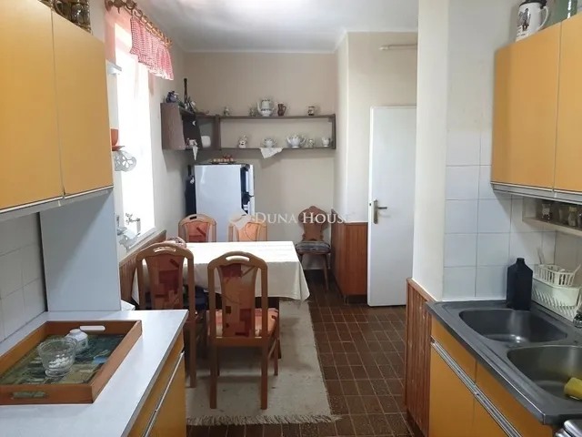 Eladó lakás Kecskemét, Hunyadiváros 62 nm
