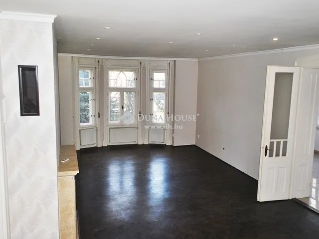 Eladó ház Kecskemét, Villanegyed 337 nm