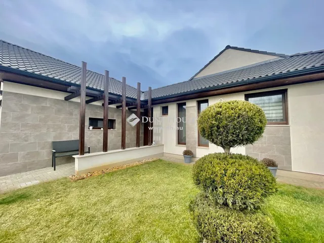 Eladó ház Kecskemét, Petőfiváros 145 nm