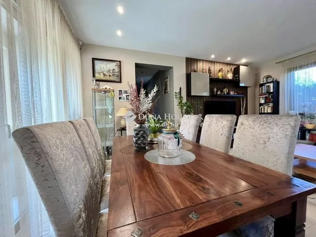 Eladó ház Kecskemét, Petőfiváros 145 nm