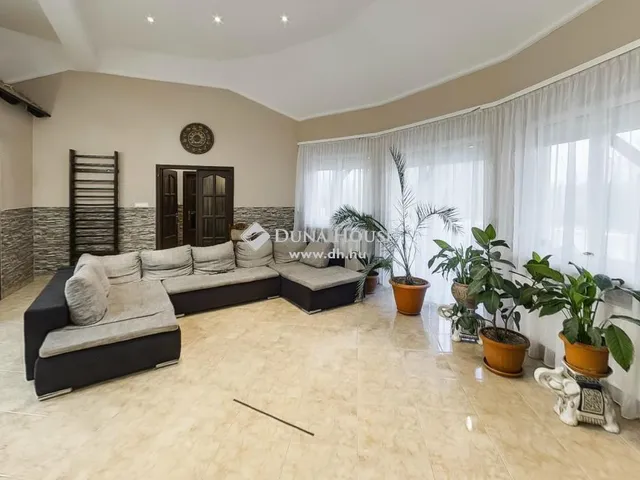 Eladó ház Kecskemét, Hunyadiváros 138 nm