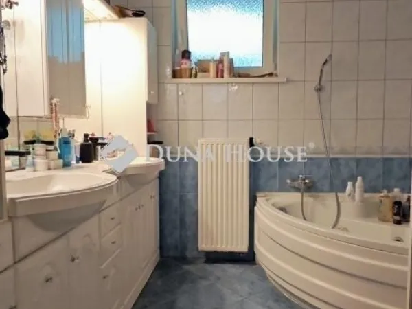 Eladó ház Kecskemét, Belsőnyír 151 nm