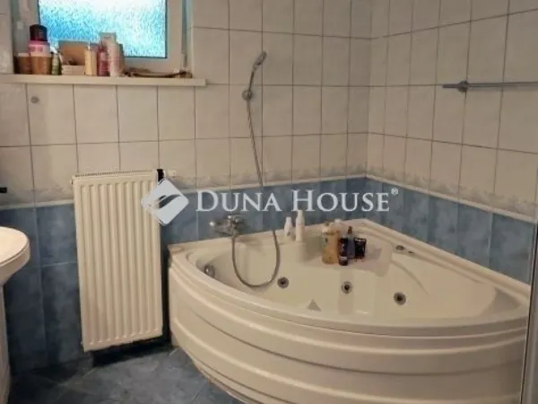 Eladó ház Kecskemét, Belsőnyír 151 nm