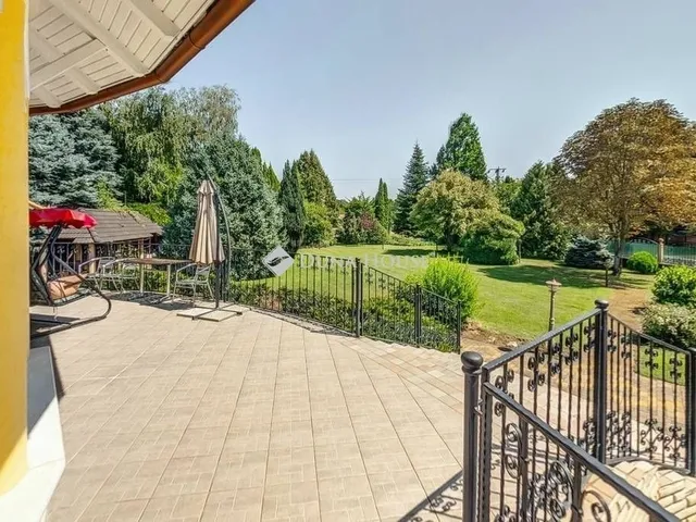 Eladó ház Kecskemét, Úrihegy 330 nm